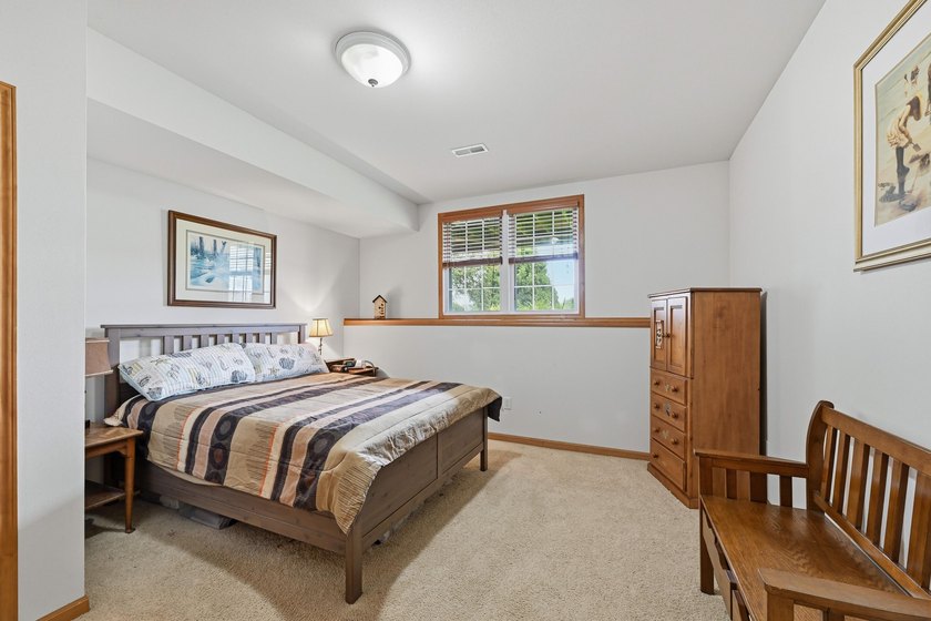 Stunning ranch condo in Waters Edge! Main level offers a - photo 25
