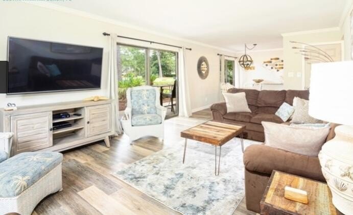 Come see this perfectly upgraded 3 bedroom/ 2 bath ground level - photo 6