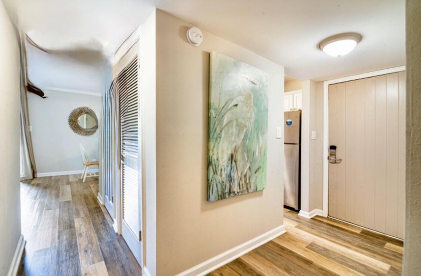 Come see this perfectly upgraded 3 bedroom/ 2 bath ground level - photo 10