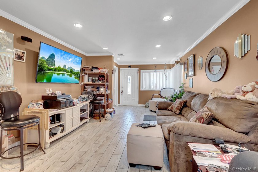 Come see this Cute and Updated 2 bedroom cottage. Featuring - photo 8