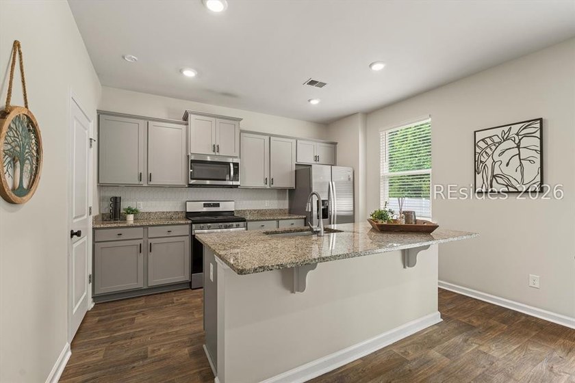 Welcome to 49 Cedar View Circle in the highly sought-after - photo 8