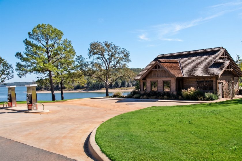 Minimum building size on this lot is only 650 sq feet! Beautiful - photo 30