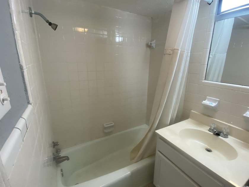 Beautiful condo on located on the top floor of the Wave Rider - photo 7