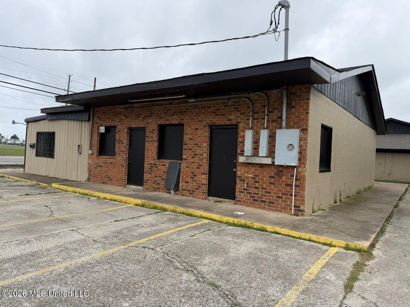 Rare investment opportunity directly across from the north - photo 15
