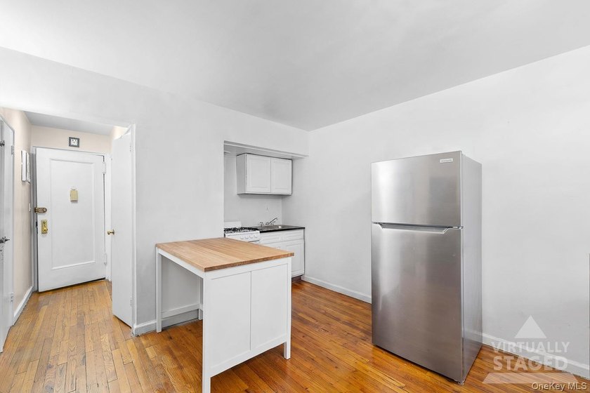 Welcome to 15 Canterbury, C11, a beautiful and well-maintained - photo 8