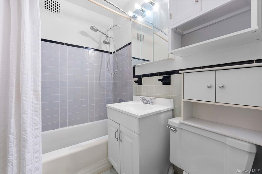 Welcome to 15 Canterbury, C11, a beautiful and well-maintained - photo 9