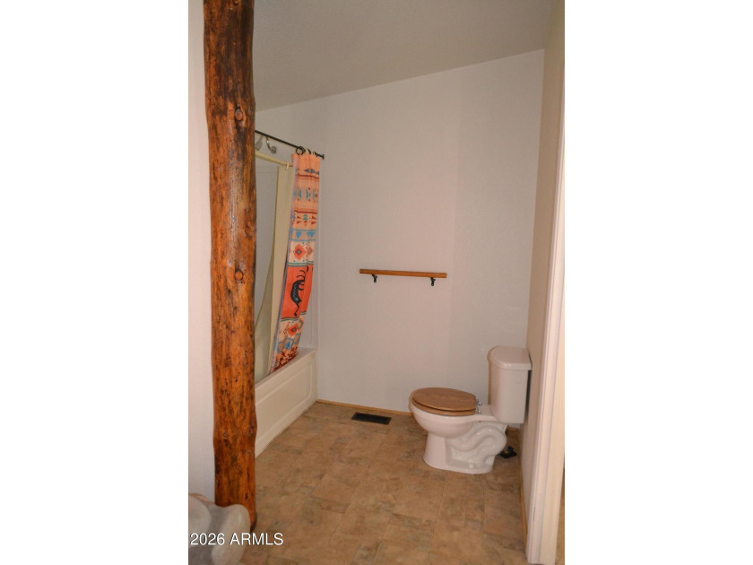 Enjoy country living on 4 fully fenced acres with plenty of room - photo 11