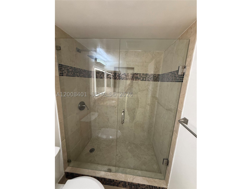 Fully remodeled. Low HOA. Everything is brand new! Brand new - photo 3