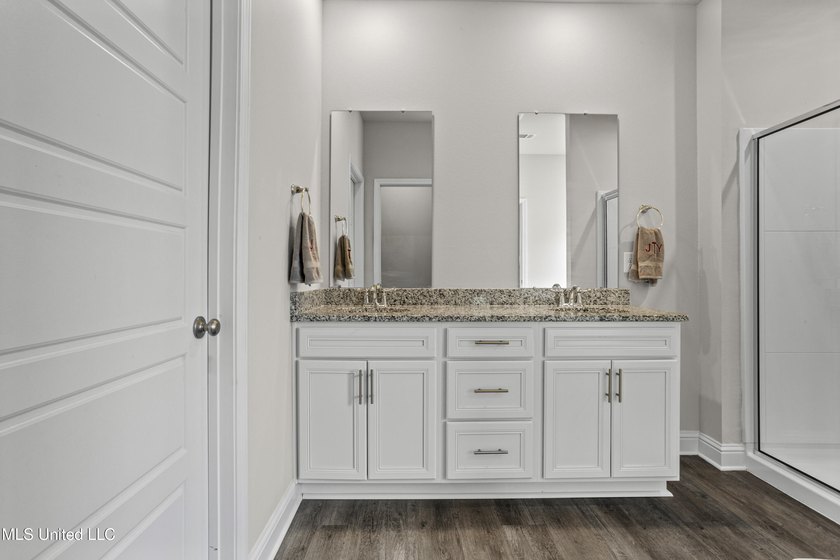 This practically brand-new home is hitting the market at a value - photo 14