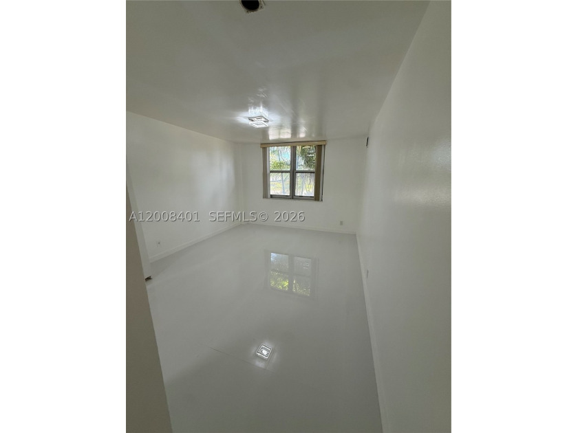 Fully remodeled. Low HOA. Everything is brand new! Brand new - photo 7