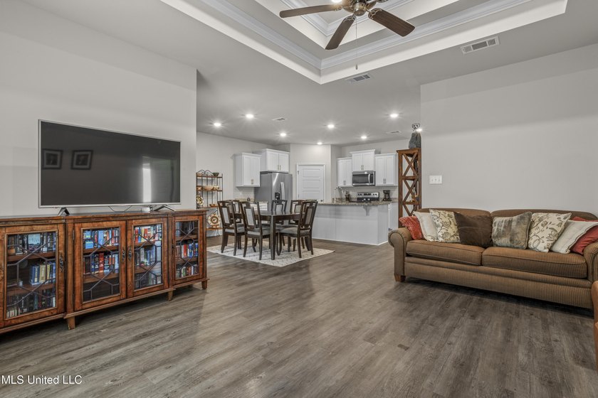 This practically brand-new home is hitting the market at a value - photo 17