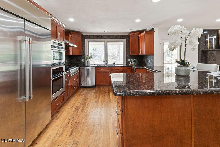 Set within Coronado Country Club Estates, just steps from - photo 18