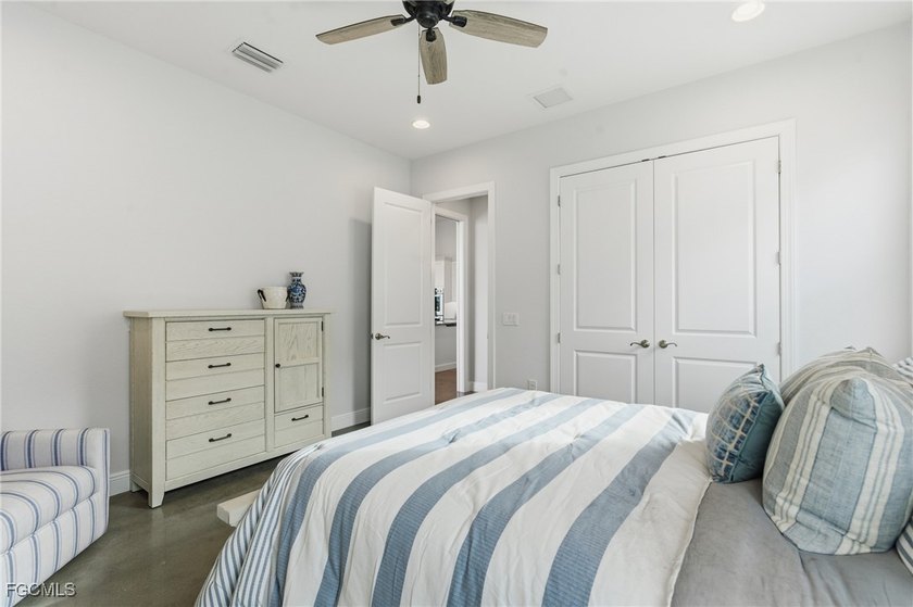 Welcome to 1506 NW 40th Place, a waterfront residence featuring - photo 33