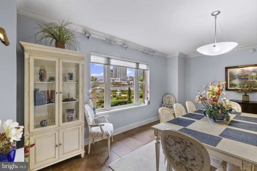 This gorgeous 2-bedroom and den, 2 full and one-half bath - photo 3