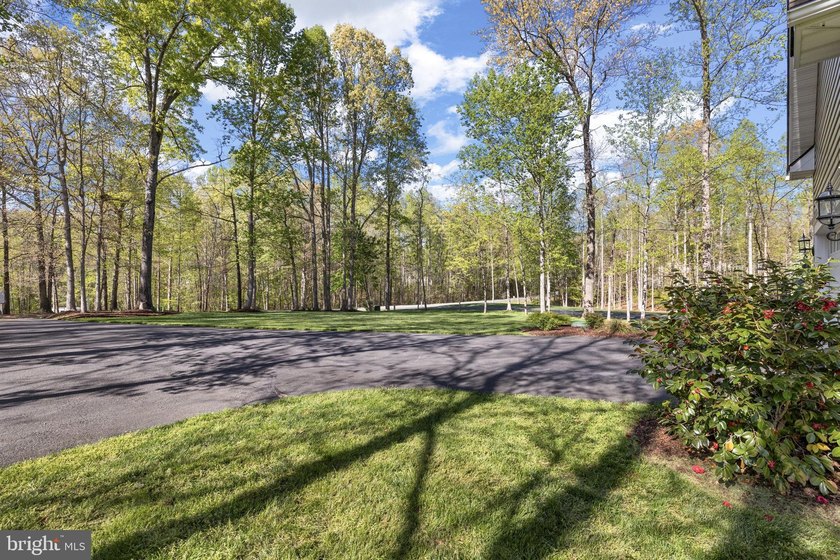 Discover the lake lifestyle at this stunning water-access home - photo 45