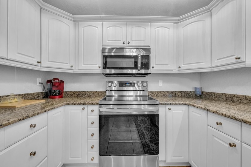 Welcome to 4167 Russell Street in the heart of Jupiter! This - photo 10