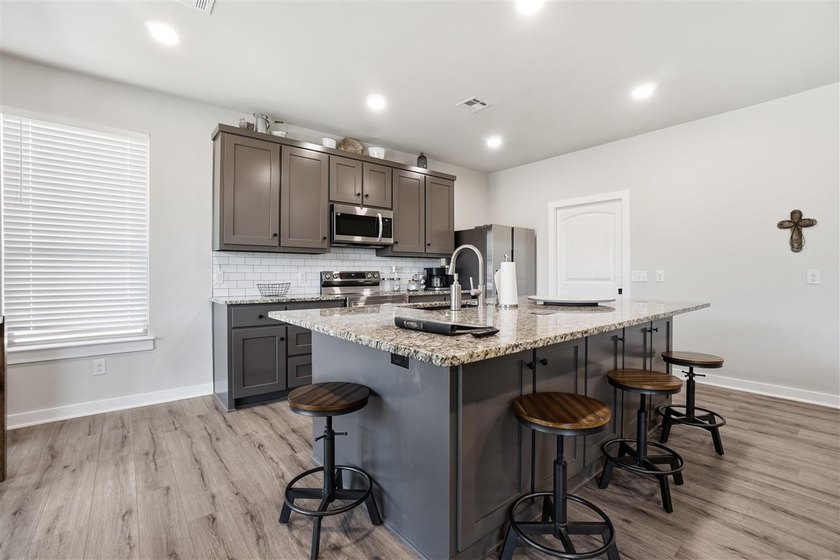Spacious Modern Retreat in Charming Medicine Park - Proven - photo 11
