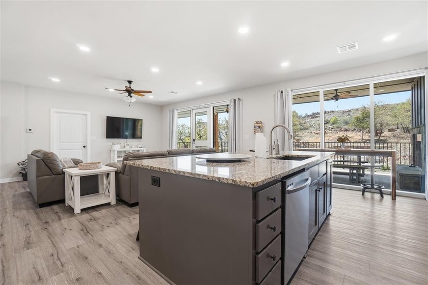 Spacious Modern Retreat in Charming Medicine Park - Proven - photo 13