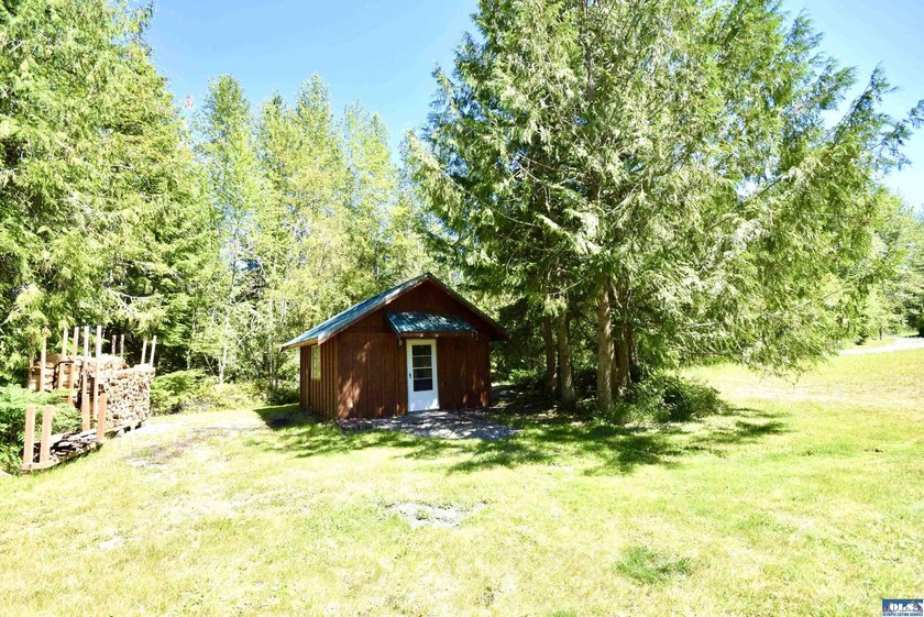 Discover the perfect blend of privacy, sunshine, and country - photo 28
