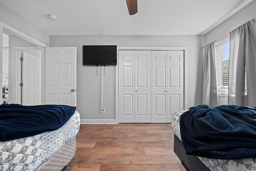 Fully furnished 2 bedroom 2 bath condo located on 7 South - photo 42
