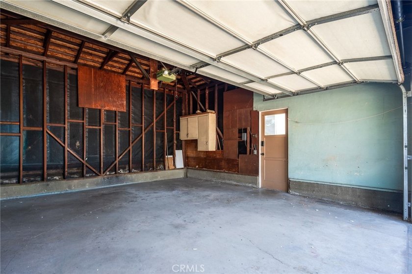 Rare opportunity to secure a TURN-KEY massive CORNER LOT - photo 46