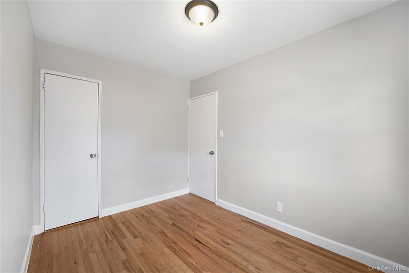 Beautiful 2 Bedroom Upper Unit in Desirable Windsor Oaks. This - photo 7