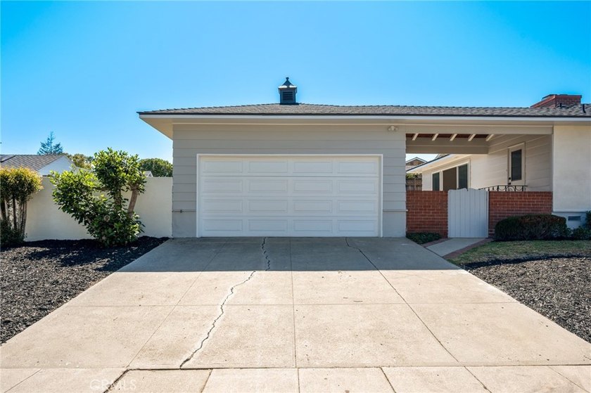 Rare opportunity to secure a TURN-KEY massive CORNER LOT - photo 48