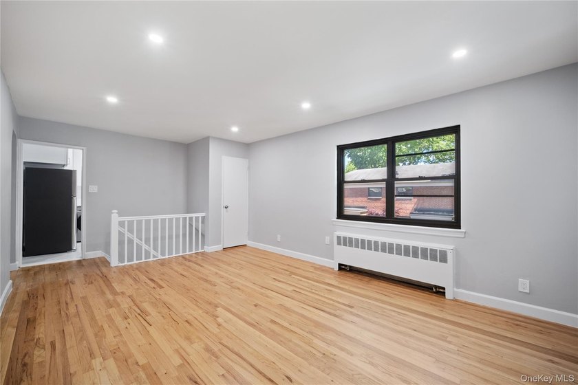 Beautiful 2 Bedroom Upper Unit in Desirable Windsor Oaks. This - photo 10