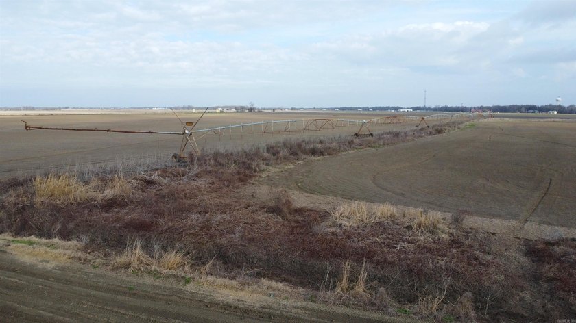 This farm, totaling 606.5 acres, is comprised of four tracts - photo 31