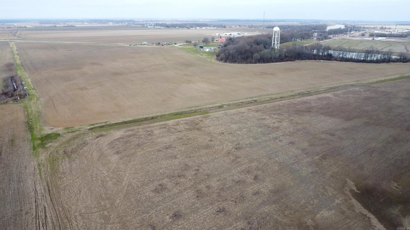 This farm, totaling 606.5 acres, is comprised of four tracts - photo 32