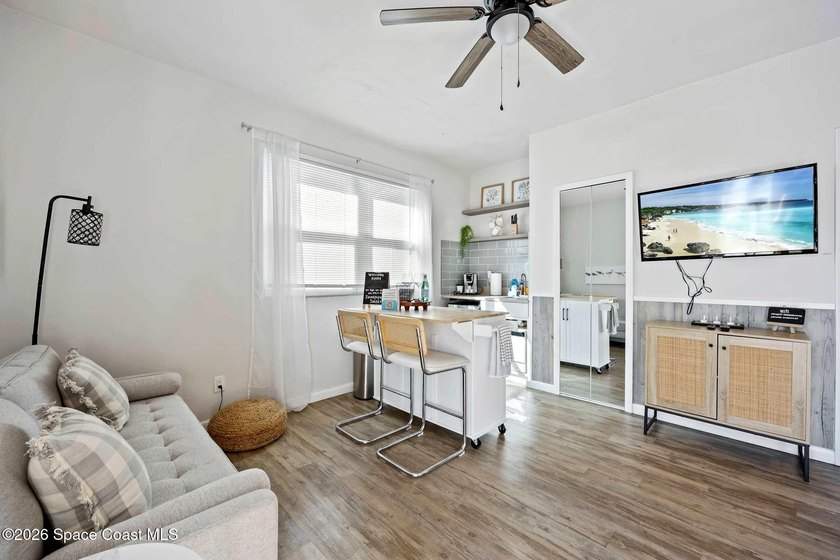 PHENOMENAL INVESTMENT OPPORTUNITY ONLY A FEW STEPS TO THE - photo 15