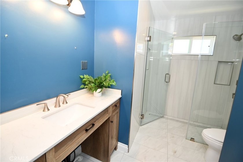 Welcome to this move in spacious, wonderfully located family - photo 19