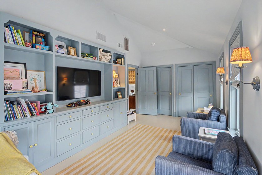 Welcome to 12 Ellen Avenue, a beautifully reimagined residence - photo 31