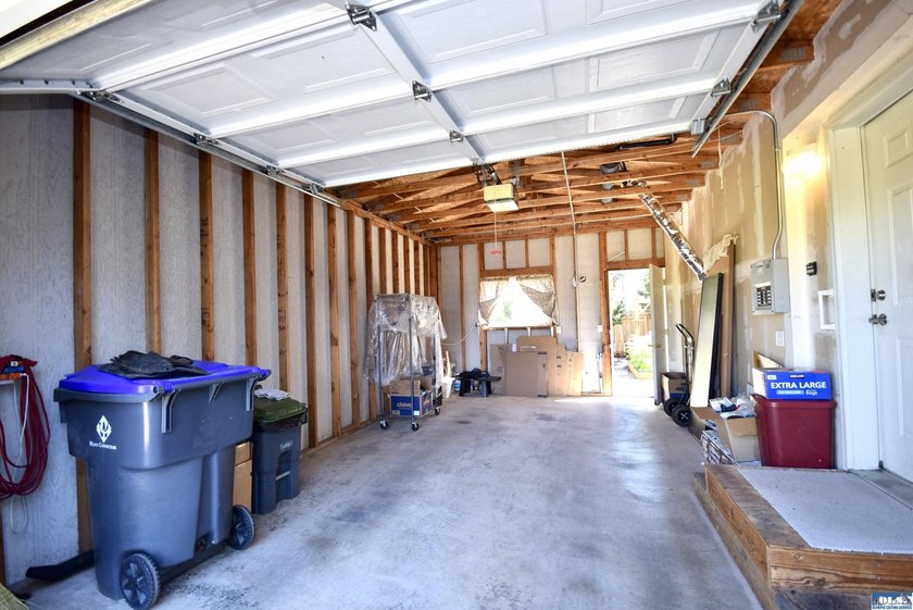 Wonderful opportunity to be in a 55+ community with a mature - photo 25