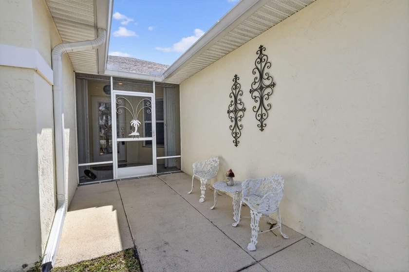Enjoy stunning long lake views from sunrise to sunset in this - photo 5
