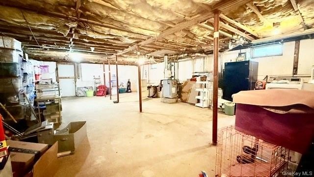Lovely And Well-Maintained Raised Ranch Set on 67 x 161 Property - photo 18