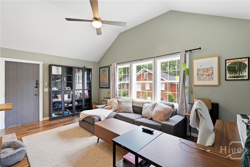 Welcome to an exceptional investment opportunity in a convenient - photo 22