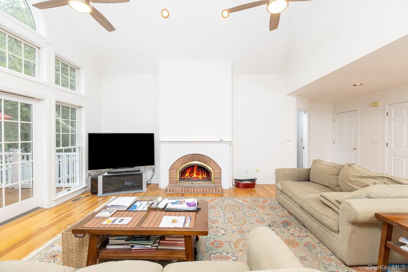 This beautiful 3 bedroom, 2 bath Post Modern Ranch is set on a - photo 7