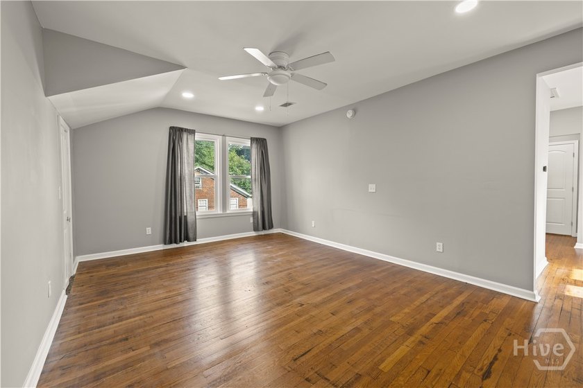Welcome to an exceptional investment opportunity in a convenient - photo 31