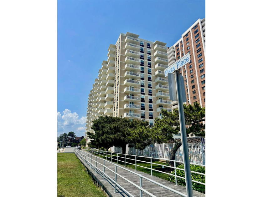 PENTHOUSE CONDO!!!! with Amazing Ocean Views! THESE UNITS DO NOT - photo 3