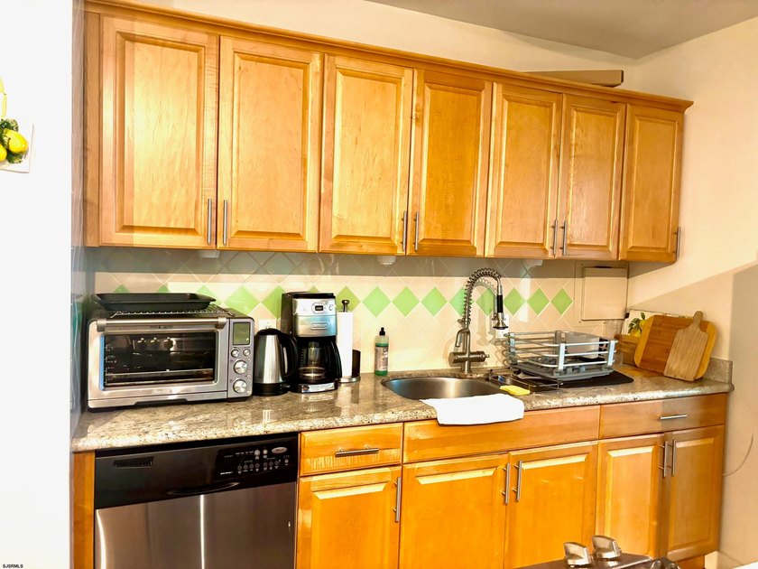 PENTHOUSE CONDO!!!! with Amazing Ocean Views! THESE UNITS DO NOT - photo 8