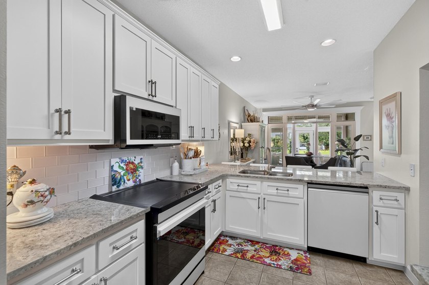 VALUE! This pristine 3-bedroom, 2.5-bath townhome offers over - photo 7