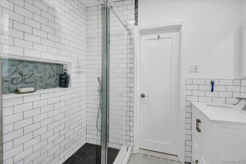 Beautiful Two-Bedroom Gem in the Heart of Pelham Manor! Located - photo 12