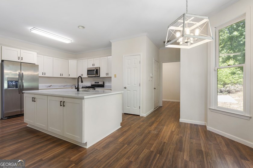 Spacious, stylish, and move-in ready! This beautifully updated - photo 14