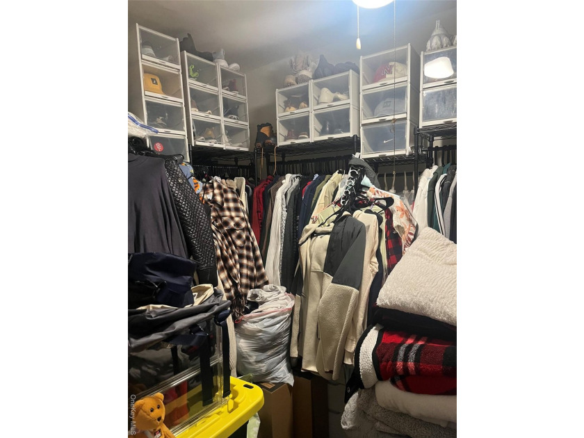 ACCEPTED OFFER Calling All Investors! Welcome to this two-family - photo 20