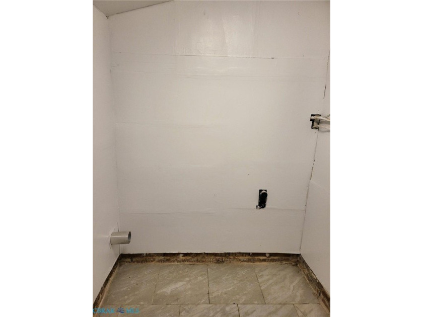 Yes, Move-in ready single family home under $200K! Cute 2 - photo 22