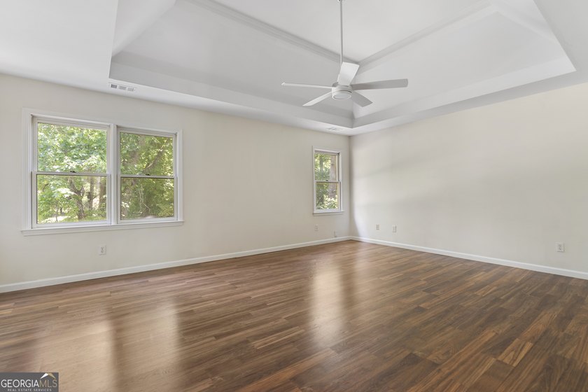 Spacious, stylish, and move-in ready! This beautifully updated - photo 27