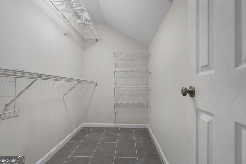 Spacious, stylish, and move-in ready! This beautifully updated - photo 33