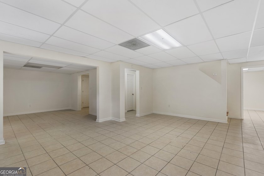 Spacious, stylish, and move-in ready! This beautifully updated - photo 34