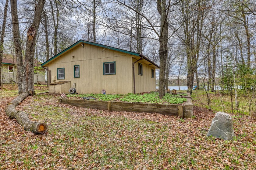 Tucked among the trees on the shores of beautiful Ellsworth Lake - photo 38